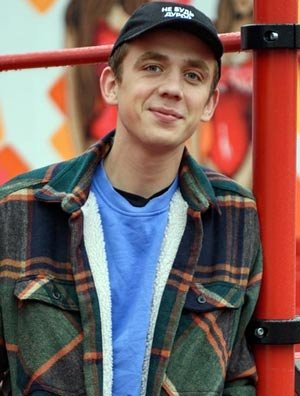 Артур николайчук дом. Артур николайчук. Артур николайчук из дом 2. Артур николайчук и катя горина. Артур николайчук.